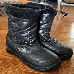 North Face Snow Boots - size 8